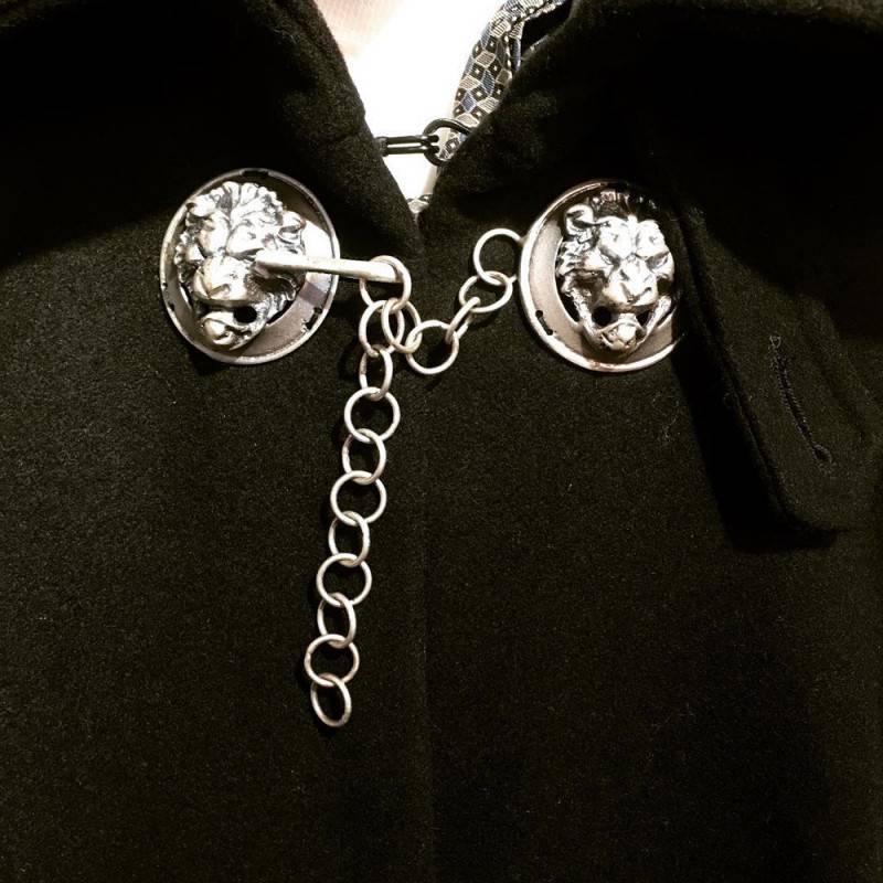 Cierre por tabarro Cierre por tabarro