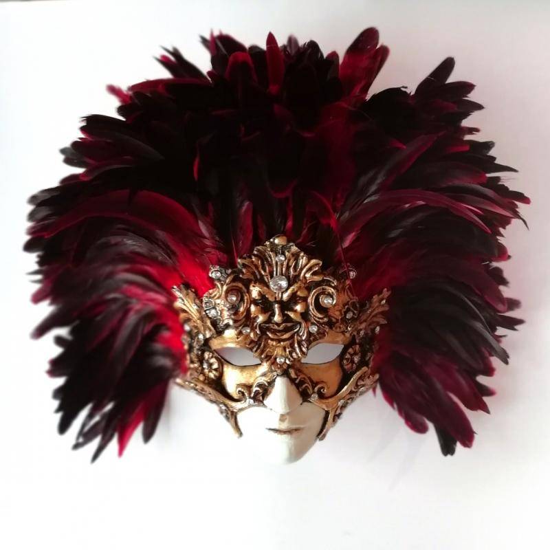 Visage avec plumes