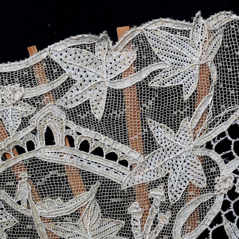 Éventail en dentelle de Burano Éventail en dentelle de Burano