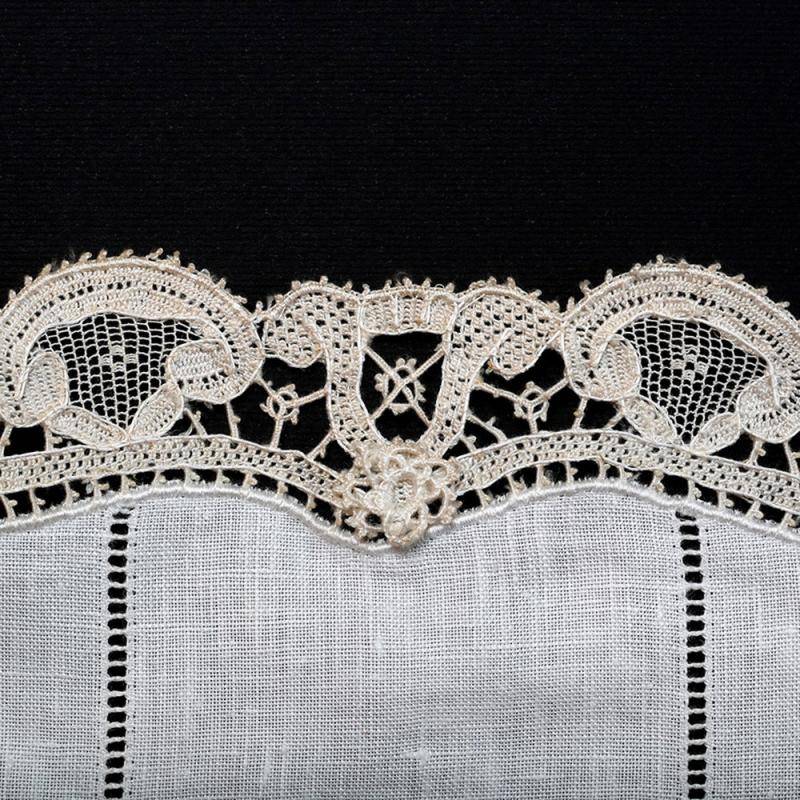 Gran centro de mesa ovalado con... Gran centro de mesa ovalado con...