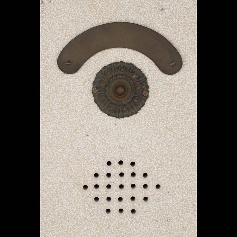 Plaque de sonnette en marbre de Trani Plaque de sonnette en marbre de Trani