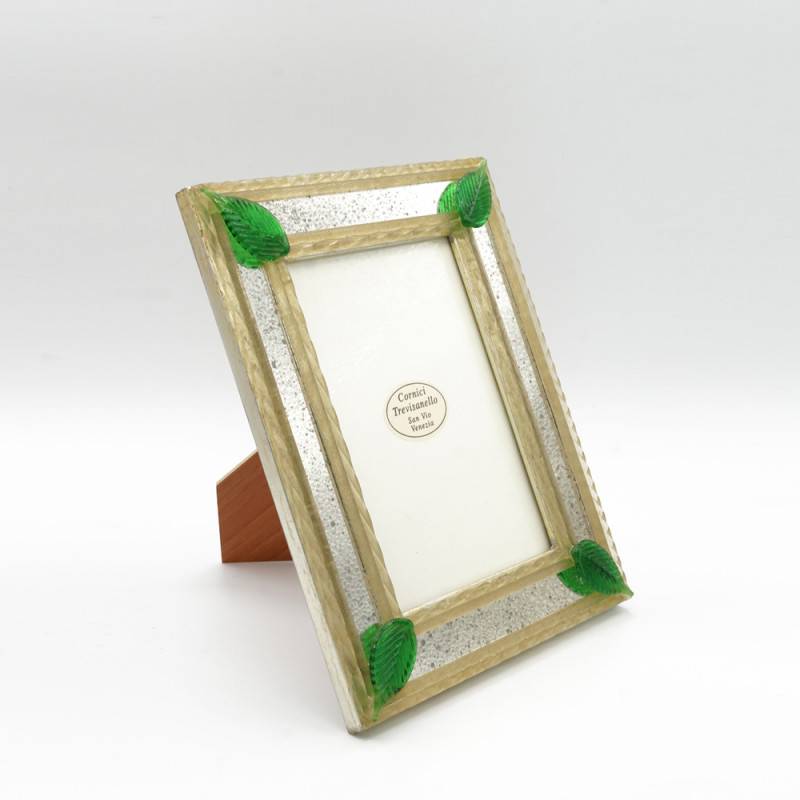 cornice con foglie grandi cornice con foglie grandi