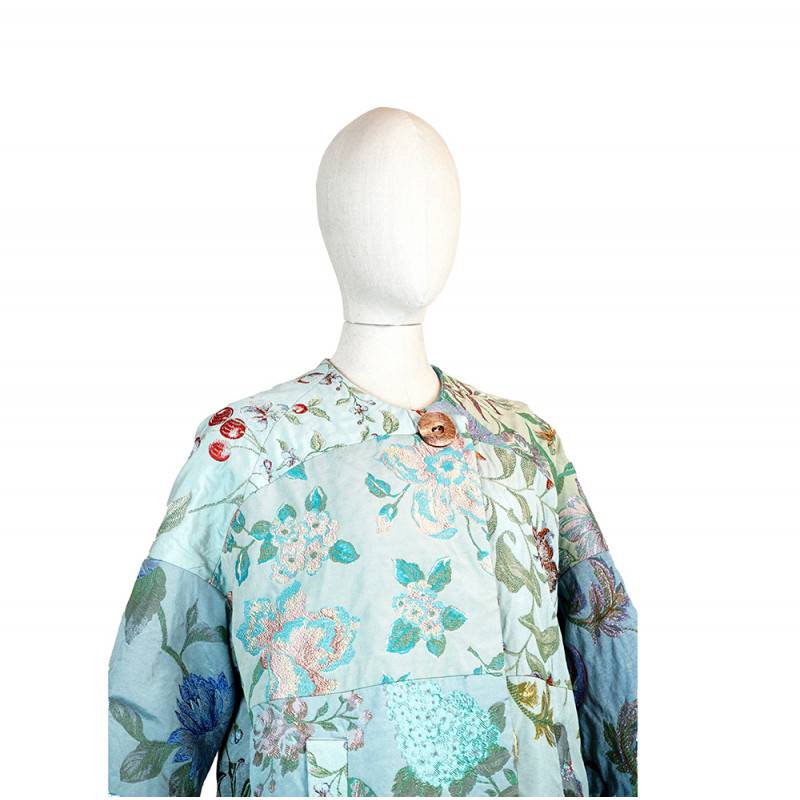 Abrigo oversize patchwork floral Abrigo oversize patchwork floral
