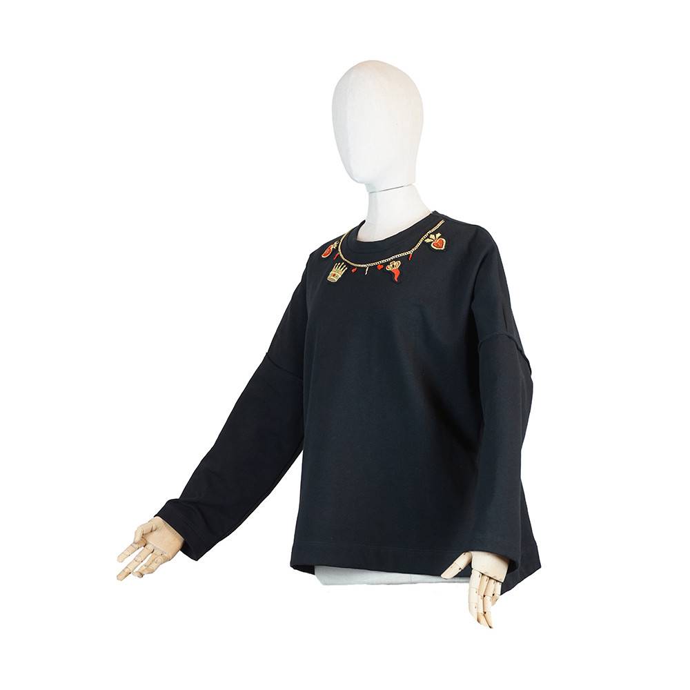 Felpa oversize con charmes