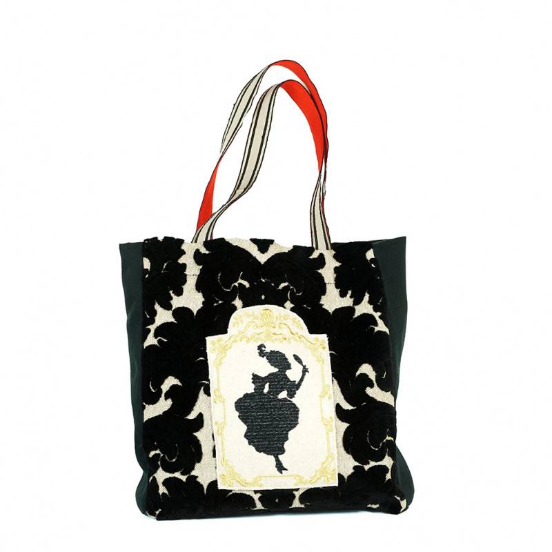 Damsel with mirror shopping bag