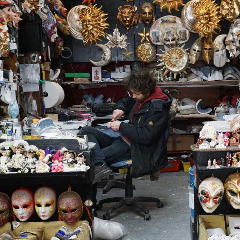 Artigianato veneziano nel sestiere di... Artigianato veneziano nel sestiere di...