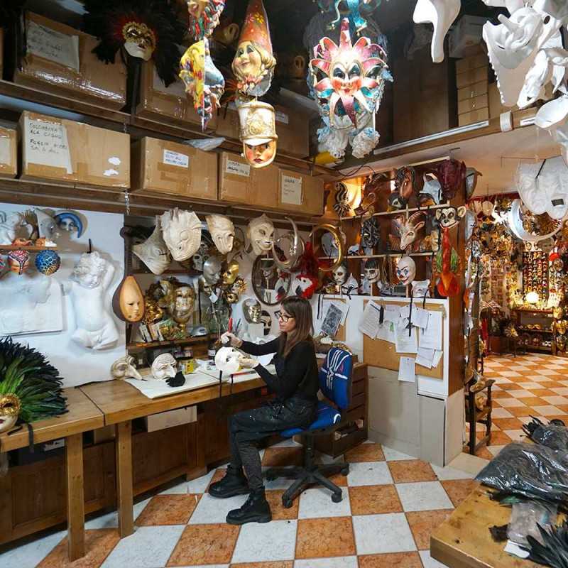 Между инновациями и традициями:... Между инновациями и традициями:...