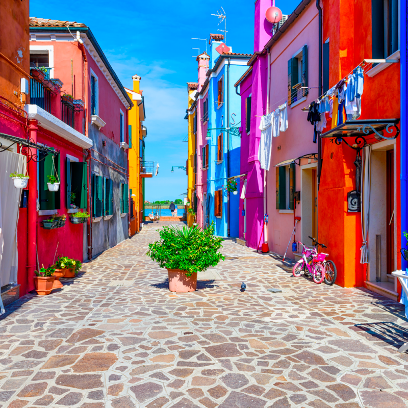 Tour guidato - Burano, l’isola delle Meraviglie Tour guide venice Burano. Merletti tradizionali