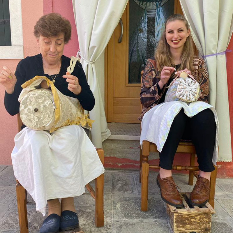 Entre innovation et tradition: les... Entre innovation et tradition: les...