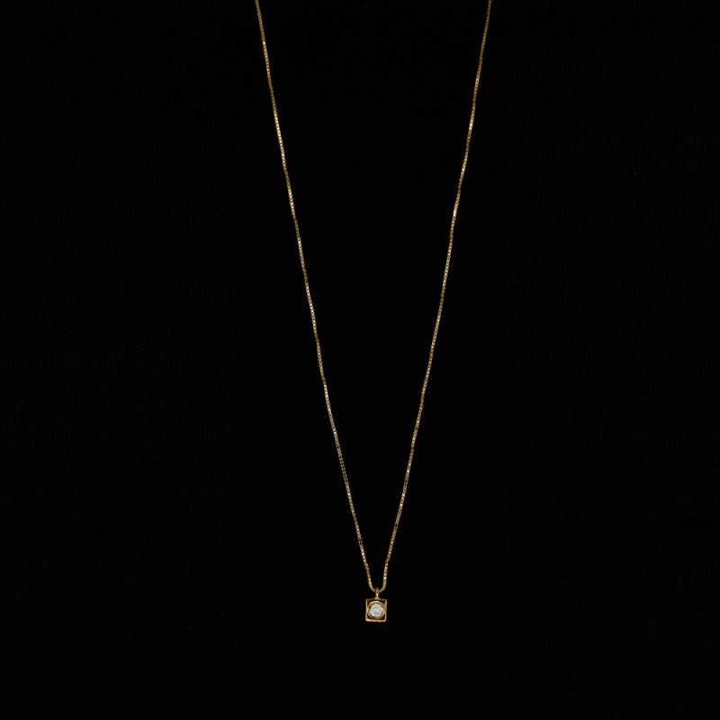 Necklace in yellow gold with natural... Necklace in yellow gold with natural...