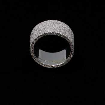 Anello a fascia in argento 925%