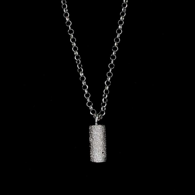 Collana in argento con cilindro diamantato