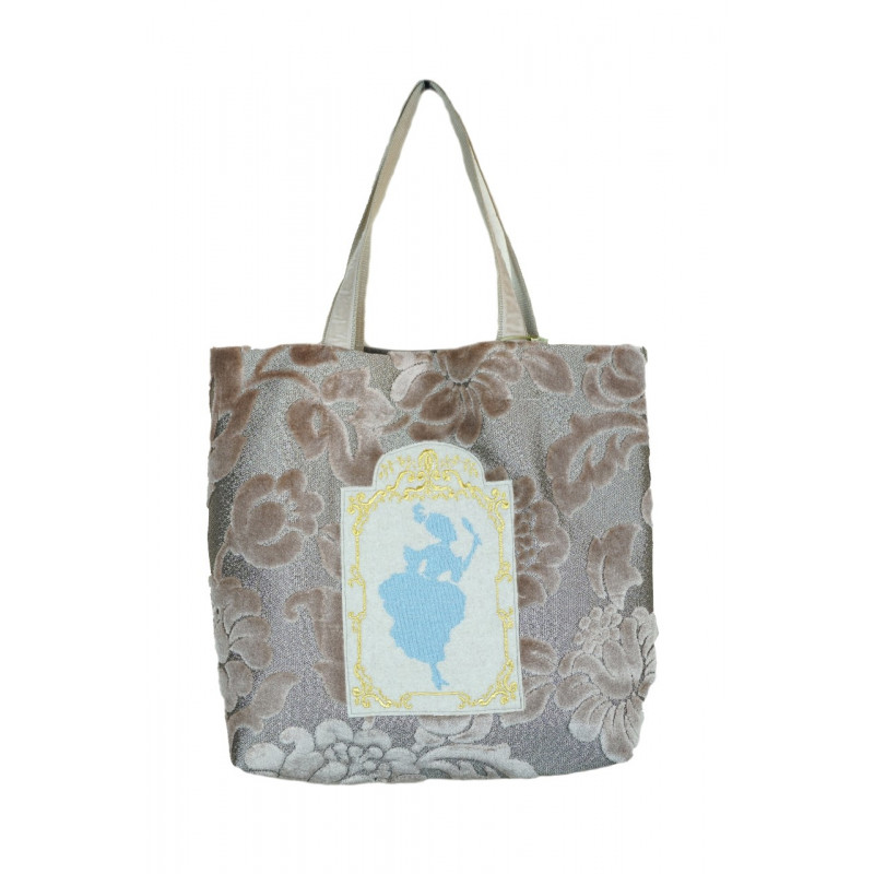 Damsel with mirror shopping bag