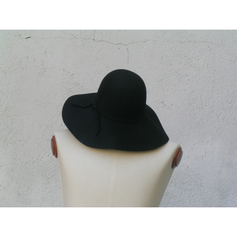 "Cappellina" - cappello nero da donna... "Cappellina" - cappello nero da donna...