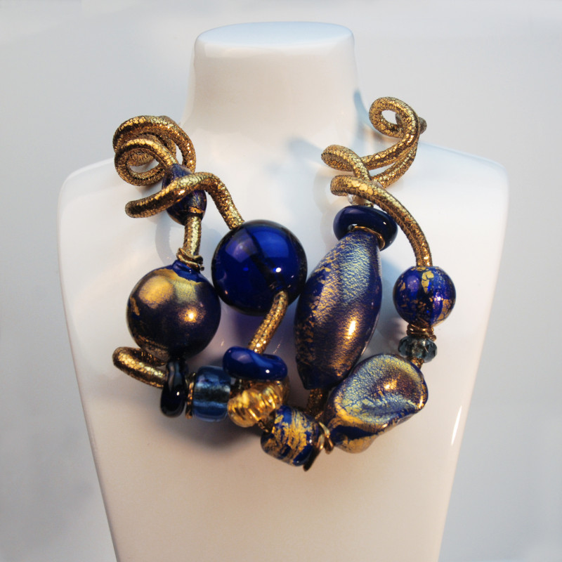 Twist two-turn necklace with Murano...