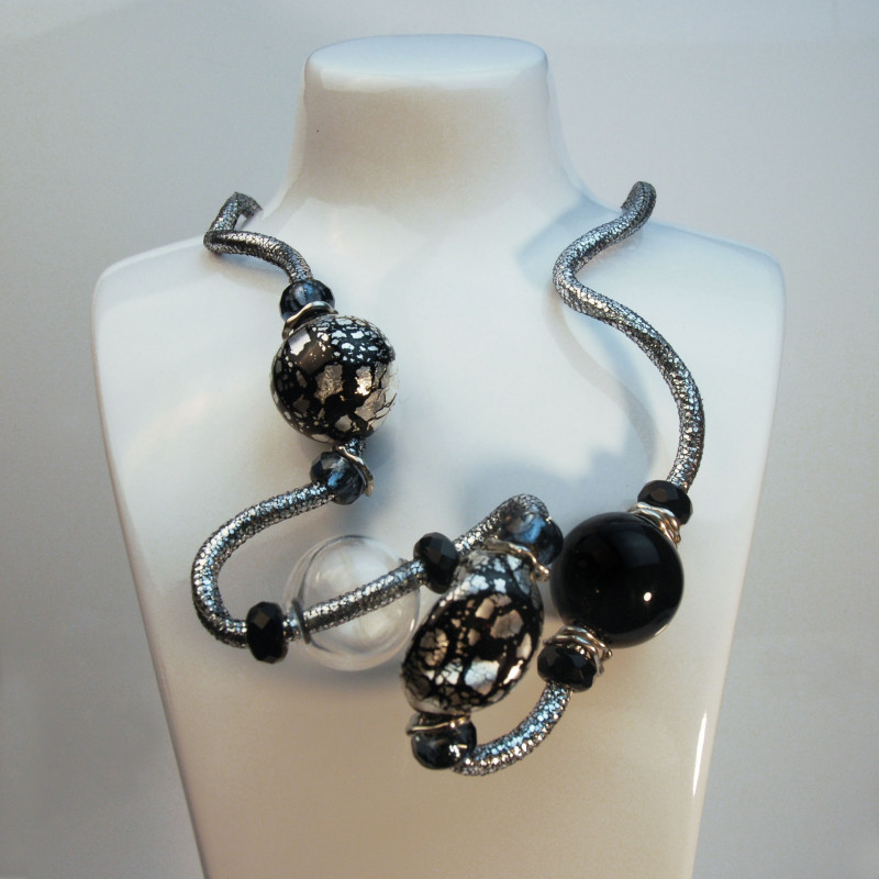 Twist collana con perle in vetro...