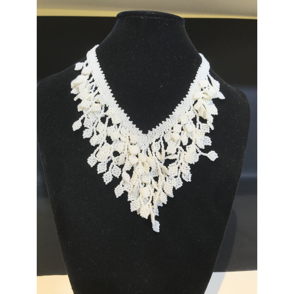 "Foglie" necklace and...