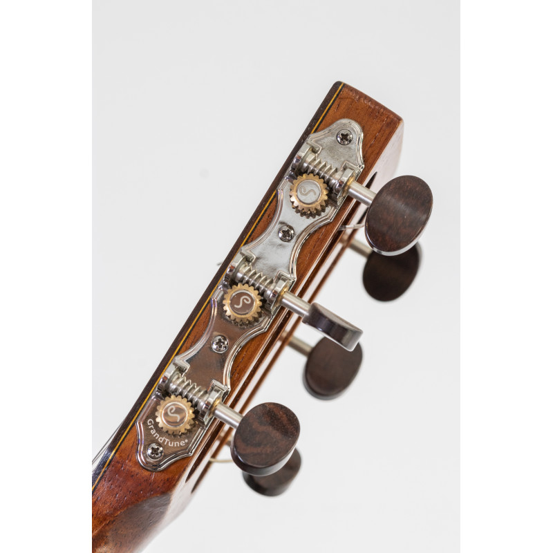 Klassische Gitarre aus Massivholz -... Klassische Gitarre aus Massivholz -...