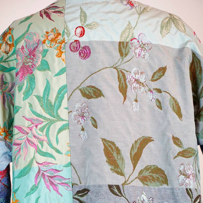 Abrigo oversize patchwork floral Abrigo oversize patchwork floral