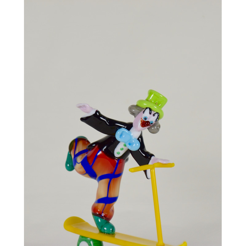 Clown con monopattino Clown con monopattino