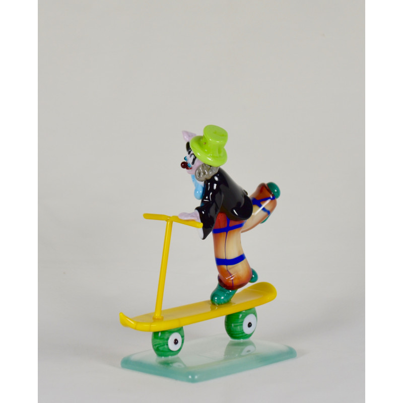 Clown con monopattino Clown con monopattino