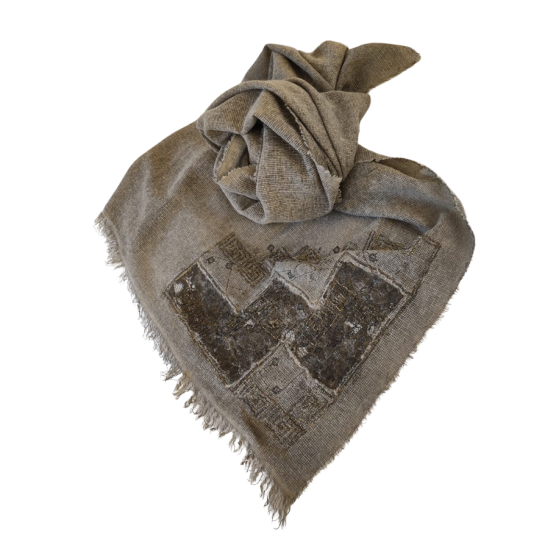 Wool scarf with gold lurex detailing...