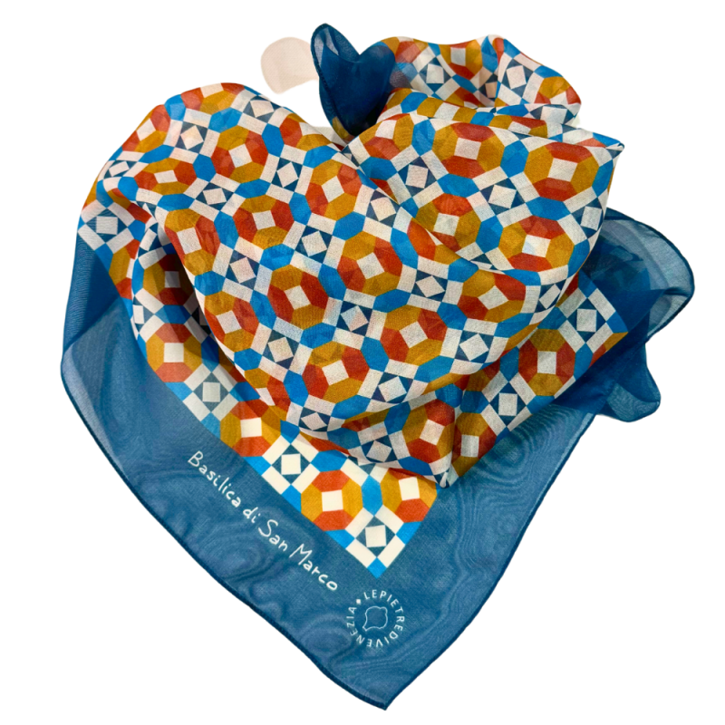 Foulard in chiffon di seta con motivo... Foulard in chiffon di seta con motivo...