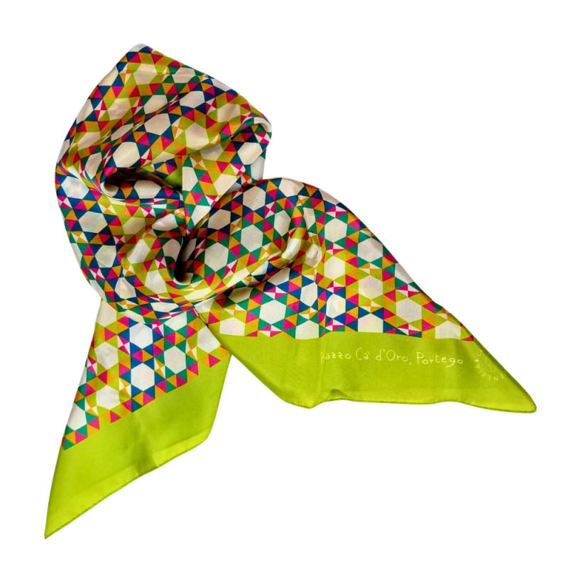 Foulard in chiffon di seta con motivo... Foulard in chiffon di seta con motivo...